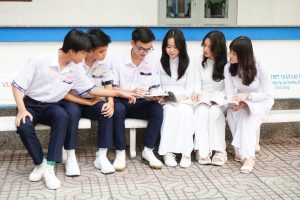 ùy vào từng yếu tố mà trường công lập và tư thục sẽ phù hợp với lựa chọn mỗi gia đình, em học sinh 