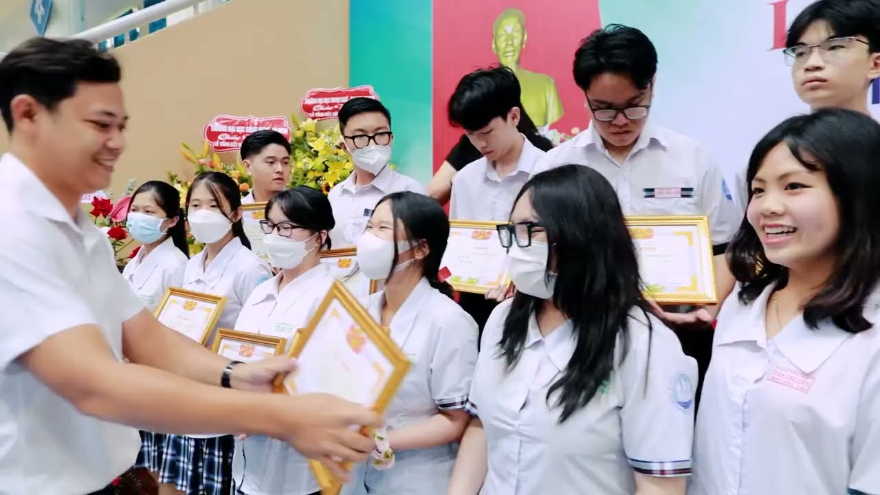 Chọn trường cấp 3, đây là bước rất quan trọng, là bước đệm kiến thức giúp các em học sinh bước vào cánh cửa đại học.